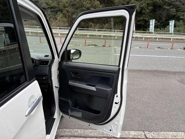 ルーミー カスタムＧ－Ｔ　ディスプレイオーディオ　パノラマビュー　アイドリングストップ　両側パワースライドドア　スマートキー　プッシュスタート　セキュリティー（30枚目）