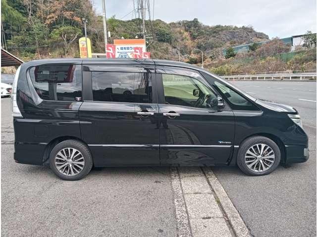 セレナ ハイウェイスター　Ｖセレクション＋セーフティ　ＳＨＶ　純正ナビ　アラビュー　エマージェンシーブレーキ　両側電動スライドドア　アイドリングストップ　スマートキープッシュスタートセキュリティー　ＬＥＤライト（11枚目）