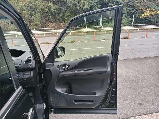 セレナ ハイウェイスター　Ｖセレクション＋セーフティ　ＳＨＶ　純正ナビ　アラビュー　エマージェンシーブレーキ　両側電動スライドドア　アイドリングストップ　スマートキープッシュスタートセキュリティー　ＬＥＤライト（26枚目）