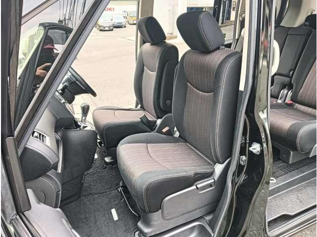 セレナ ハイウェイスター　Ｖセレクション＋セーフティ　ＳＨＶ　純正ナビ　アラビュー　エマージェンシーブレーキ　両側電動スライドドア　アイドリングストップ　スマートキープッシュスタートセキュリティー　ＬＥＤライト（35枚目）