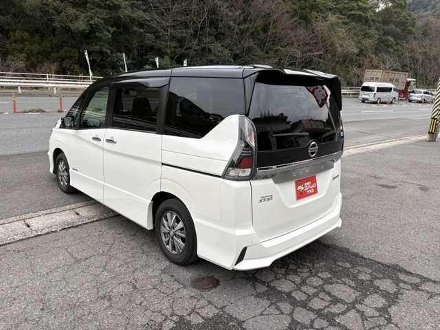 セレナ ｅ－パワー　ハイウェイスターＶ　純正ナビテレビ　後席フリップダウンモニター　プロパイロット　アラウンドビュー　両側電動スライドドア　アイドリングストップ　レーンキープアシスト（10枚目）