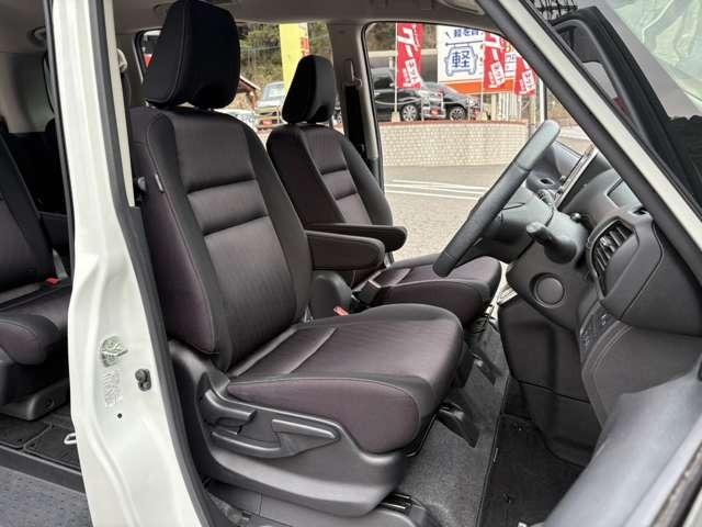 セレナ ｅ－パワー　ハイウェイスターＶ　純正ナビテレビ　後席フリップダウンモニター　プロパイロット　アラウンドビュー　両側電動スライドドア　アイドリングストップ　レーンキープアシスト（23枚目）