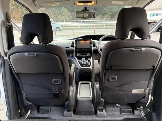 セレナ ｅ－パワー　ハイウェイスターＶ　純正ナビテレビ　後席フリップダウンモニター　プロパイロット　アラウンドビュー　両側電動スライドドア　アイドリングストップ　レーンキープアシスト（31枚目）