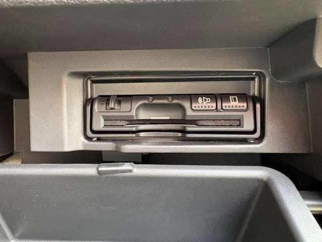 セレナ ｅ－パワー　ハイウェイスターＶ　純正ナビテレビ　後席フリップダウンモニター　プロパイロット　アラウンドビュー　両側電動スライドドア　アイドリングストップ　レーンキープアシスト（42枚目）