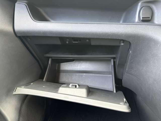 セレナ ｅ－パワー　ハイウェイスターＶ　純正ナビテレビ　後席フリップダウンモニター　プロパイロット　アラウンドビュー　両側電動スライドドア　アイドリングストップ　レーンキープアシスト（54枚目）