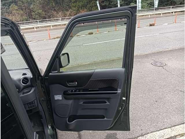 スペーシアカスタム ＧＳ　ＷｅｂＬｉｎｋ対応ディスプレイオーディオ　電動スライドドア　エマージェンシーブレーキ　アイドリングストップ　スマートキー　プッシュスタート　セキュリティー（28枚目）