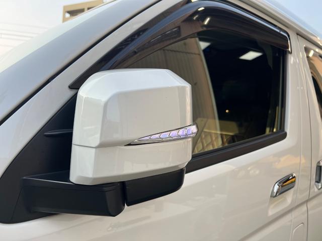ハイエースワゴン ＧＬ　ワンオーナー　ＥＳＳＥＸ１９インチアルミ　ローダウン　レガンスフルエアロ　ローダウンバッドフェイス　ＬＥＤテール　シートカバー　アルパインビッグＸ　後席モニター　前後ドラレコ（12枚目）