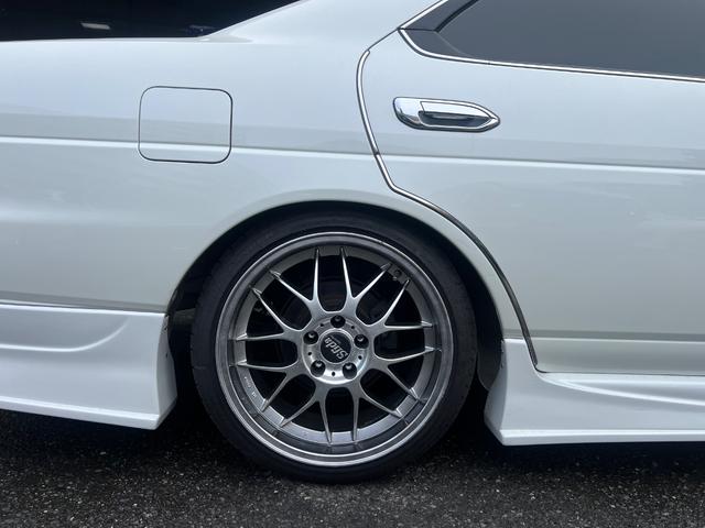 ローレル メダリスト　セレンシア　ＮＡＶＩエディション　車高調　１８インチアルミ　フルエアロ　ＳＤナビ　地デジ　Ｂｌｕｅｔｏｏｔｈ　マフラー（10枚目）