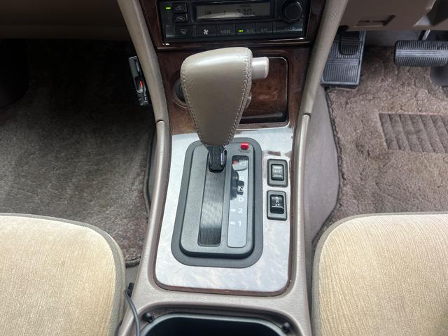 ローレル メダリスト　セレンシア　ＮＡＶＩエディション　車高調　１８インチアルミ　フルエアロ　ＳＤナビ　地デジ　Ｂｌｕｅｔｏｏｔｈ　マフラー（24枚目）