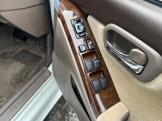 ローレル メダリスト　セレンシア　ＮＡＶＩエディション　車高調　１８インチアルミ　フルエアロ　ＳＤナビ　地デジ　Ｂｌｕｅｔｏｏｔｈ　マフラー（28枚目）