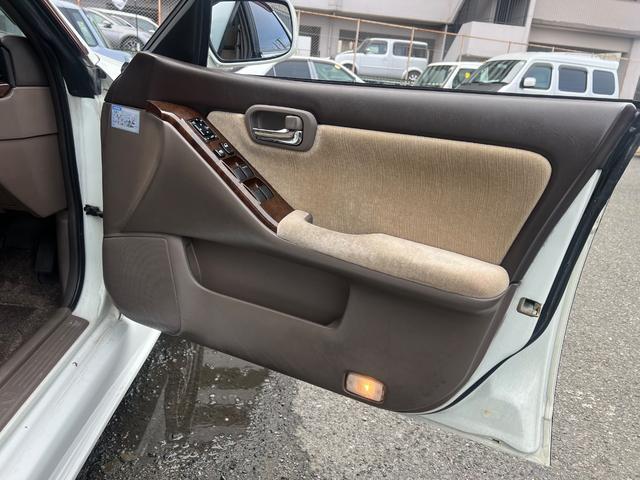 ローレル メダリスト　セレンシア　ＮＡＶＩエディション　車高調　１８インチアルミ　フルエアロ　ＳＤナビ　地デジ　Ｂｌｕｅｔｏｏｔｈ　マフラー（30枚目）