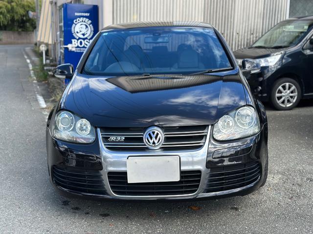 ゴルフ Ｒ３２　レザーシート　Ｂｌｕｅｔｏｏｔｈ再生　バックカメラ　運転席エアバック　助手席エアバック　４ＷＤ　パワーウィンドウ　パワーステアリング（2枚目）