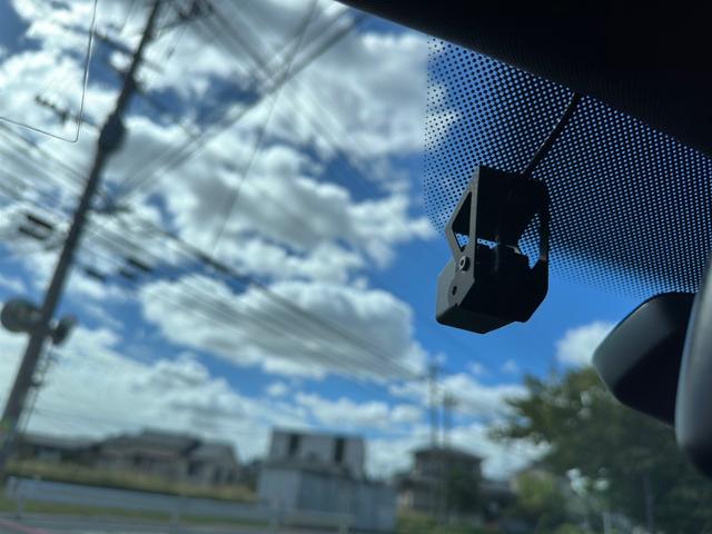 ゴルフ Ｒ３２　レザーシート　Ｂｌｕｅｔｏｏｔｈ再生　バックカメラ　運転席エアバック　助手席エアバック　４ＷＤ　パワーウィンドウ　パワーステアリング（16枚目）