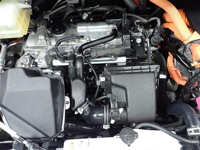 ノア ハイブリッドＳｉ　ダブルバイビーＩＩＩ　フルセグ　メモリーナビ　ＤＶＤ再生　後席モニター　バックカメラ　衝突被害軽減システム　ＥＴＣ　ドラレコ　両側電動スライド　ＬＥＤヘッドランプ　乗車定員７人　３列シート　記録簿（8枚目）