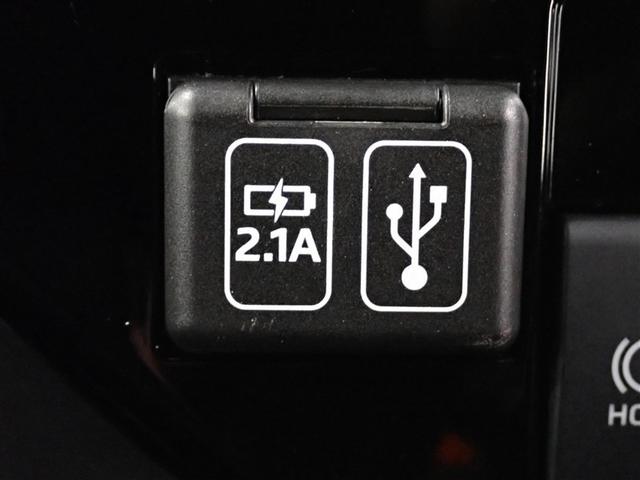 ルーミー カスタムＧ　フルセグ　バックカメラ　衝突被害軽減システム　ＥＴＣ　ドラレコ　両側電動スライド　ＬＥＤヘッドランプ　記録簿　アイドリングストップ（32枚目）