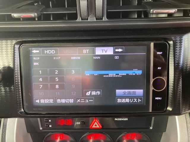８６ ＧＴリミテッド　ＥＴＣ　バックカメラ　ＴＶ　ＡＴ　ＨＩＤ　ＬＥＤヘッドランプ　スマートキー　シートヒーター　エアロ　アルミホイール　盗難防止システム　衝突安全ボディ　ＡＢＳ　ＥＳＣ　ＵＳＢ　Ｂｌｕｅｔｏｏｔｈ（3枚目）