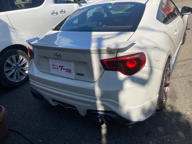 ８６ ＧＴリミテッド　ＥＴＣ　バックカメラ　ＴＶ　ＡＴ　ＨＩＤ　ＬＥＤヘッドランプ　スマートキー　シートヒーター　エアロ　アルミホイール　盗難防止システム　衝突安全ボディ　ＡＢＳ　ＥＳＣ　ＵＳＢ　Ｂｌｕｅｔｏｏｔｈ（19枚目）