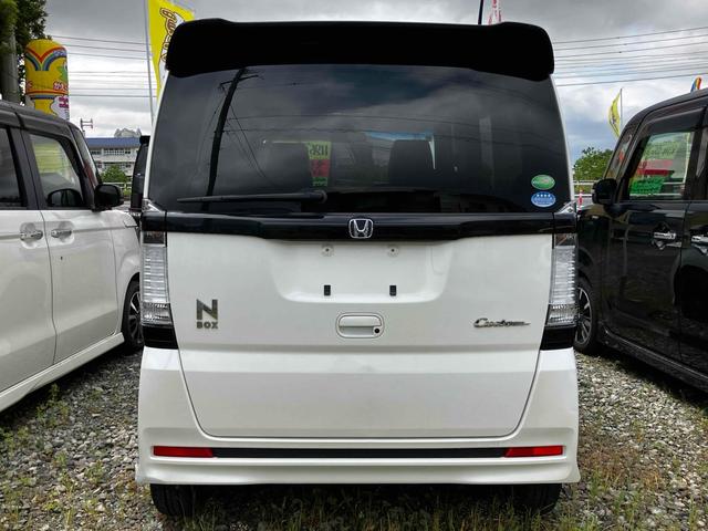 Ｎ－ＢＯＸカスタム Ｇ・Ａパッケージ　ＥＴＣ　両側電動スライドドア　ナビ　ＴＶ　衝突被害軽減システム　オートライト　ＨＩＤ　スマートキー　アイドリングストップ　電動格納ミラー　ベンチシート　ＣＶＴ　盗難防止システム　ＡＢＳ　ＥＳＣ　ＣＤ（17枚目）