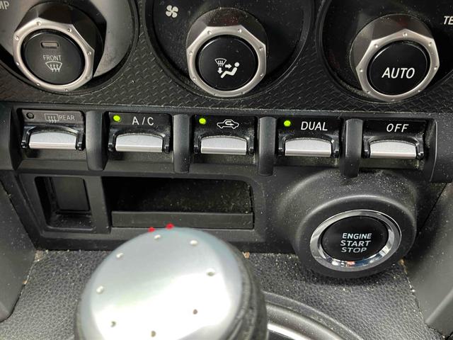 ８６ ＧＴ　ＥＴＣ　ナビ　ＴＶ　ＡＴ　オートライト　ＨＩＤ　ＬＥＤヘッドランプ　スマートキー　電動格納ミラー　エアロ　アルミホイール　盗難防止システム　衝突安全ボディ　ＡＢＳ　ＥＳＣ　ＣＤ　ＤＶＤ再生　エアコン（30枚目）