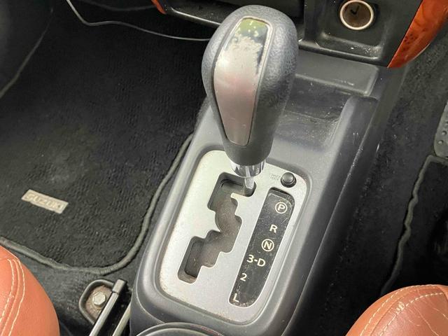 ジムニー ランドベンチャー　４ＷＤ　ナビ　ＴＶ　キーレスエントリー　電動格納ミラー　シートヒーター　ＡＴ　ＡＢＳ　ＣＤ　ＤＶＤ再生　ＵＳＢ　ルーフレール　アルミホイール　衝突安全ボディ　エアコン　パワーウィンドウ（7枚目）