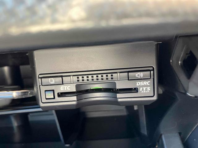 ＣＴ ＣＴ２００ｈ　Ｆスポーツ　ＥＴＣ　バックカメラ　ナビ　ＴＶ　オートクルーズコントロール　アルミホイール　ＬＥＤヘッドランプ　パワーシート　スマートキー　電動格納ミラー　シートヒーター　ＣＶＴ　盗難防止システム　衝突安全ボディ（4枚目）