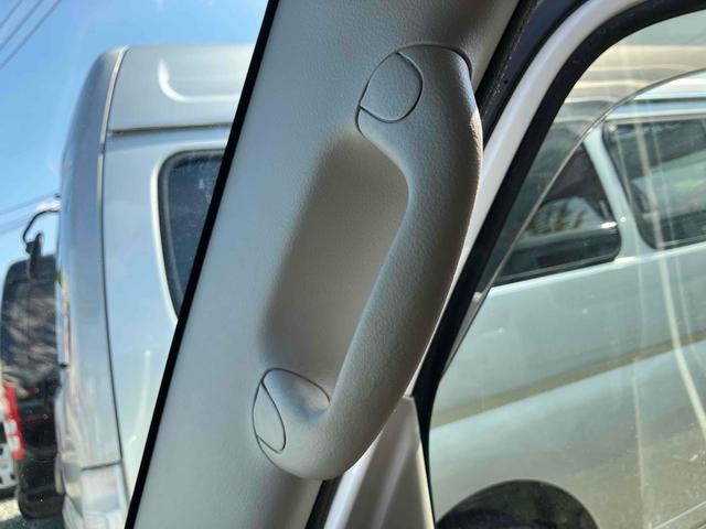 当店のお車をご覧いただきましてありがとうございます。お車についてのご質問やお見積りのご依頼、ご購入にあたってのご相談などお気軽にお問い合わせ下さい!