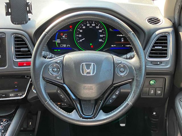 ヴェゼル ハイブリッドＸ　ＥＴＣ　バックカメラ　オートクルーズコントロール　衝突被害軽減システム　ナビ　ＴＶ　オートライト　ＬＥＤヘッドランプ　アルミホイール　スマートキー　電動格納ミラー　ＡＴ　盗難防止システム（3枚目）