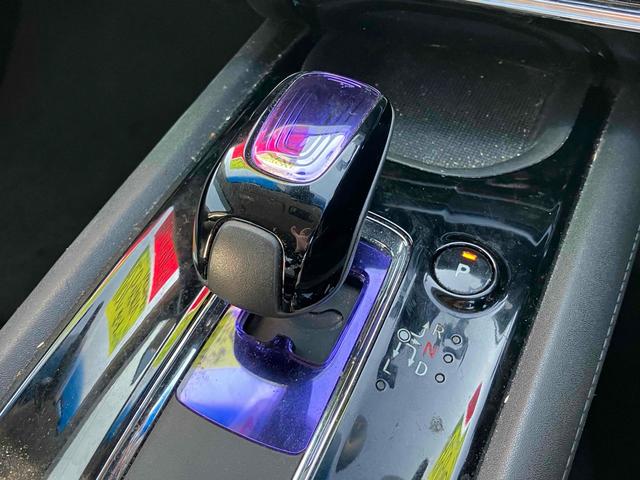 ヴェゼル ハイブリッドＸ　ＥＴＣ　バックカメラ　オートクルーズコントロール　衝突被害軽減システム　ナビ　ＴＶ　オートライト　ＬＥＤヘッドランプ　アルミホイール　スマートキー　電動格納ミラー　ＡＴ　盗難防止システム（7枚目）