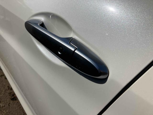 ヴェゼル ハイブリッドＸ　ＥＴＣ　バックカメラ　オートクルーズコントロール　衝突被害軽減システム　ナビ　ＴＶ　オートライト　ＬＥＤヘッドランプ　アルミホイール　スマートキー　電動格納ミラー　ＡＴ　盗難防止システム（27枚目）