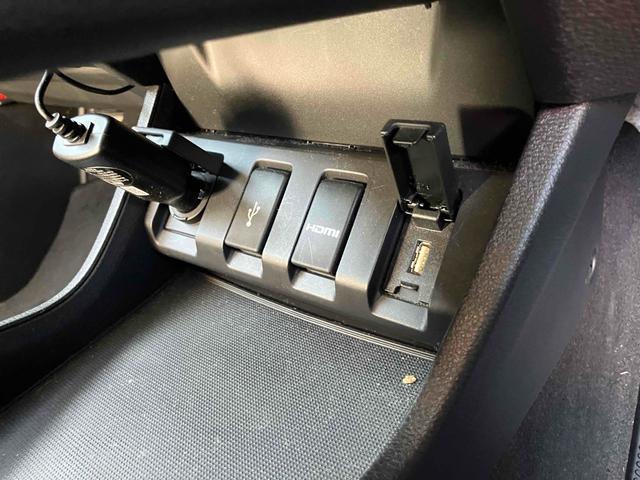 ヴェゼル ハイブリッドＸ　ＥＴＣ　バックカメラ　オートクルーズコントロール　衝突被害軽減システム　ナビ　ＴＶ　オートライト　ＬＥＤヘッドランプ　アルミホイール　スマートキー　電動格納ミラー　ＡＴ　盗難防止システム（49枚目）