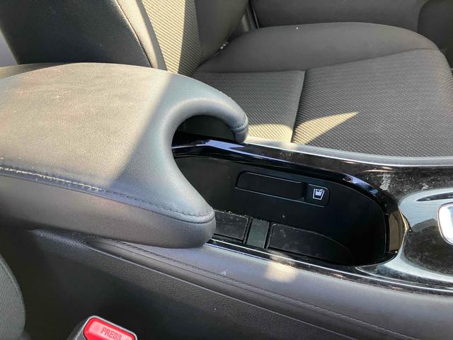 ヴェゼル ハイブリッドＸ　ＥＴＣ　バックカメラ　オートクルーズコントロール　衝突被害軽減システム　ナビ　ＴＶ　オートライト　ＬＥＤヘッドランプ　アルミホイール　スマートキー　電動格納ミラー　ＡＴ　盗難防止システム（50枚目）