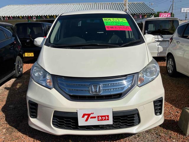 フリードハイブリッド ジャストセレクション　バックカメラ　ナビ　ＴＶ　オートクルーズコントロール　両側スライド・片側電動　オートライト　ＨＩＤ　エアロ　スマートキー　アイドリングストップ　電動格納ミラー　３列シート　ウォークスルー　ＣＶＴ（13枚目）