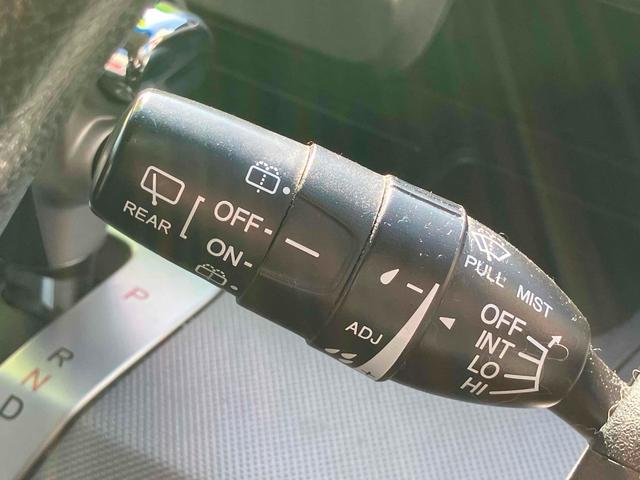 フリードハイブリッド ジャストセレクション　バックカメラ　ナビ　ＴＶ　オートクルーズコントロール　両側スライド・片側電動　オートライト　ＨＩＤ　エアロ　スマートキー　アイドリングストップ　電動格納ミラー　３列シート　ウォークスルー　ＣＶＴ（40枚目）