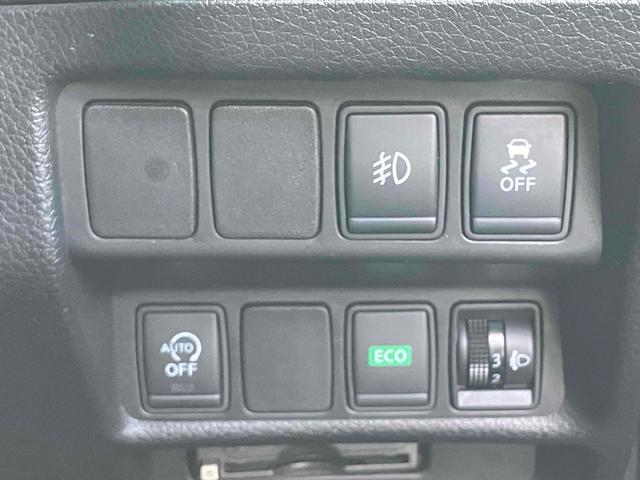 エクストレイル ２０Ｘ　ＥＴＣ　バックカメラ　クリアランスソナー　ナビ　ＴＶ　オートライト　アルミホイール　スマートキー　アイドリングストップ　電動格納ミラー　シートヒーター　ＣＶＴ　盗難防止システム　衝突安全ボディ　ＣＤ（9枚目）