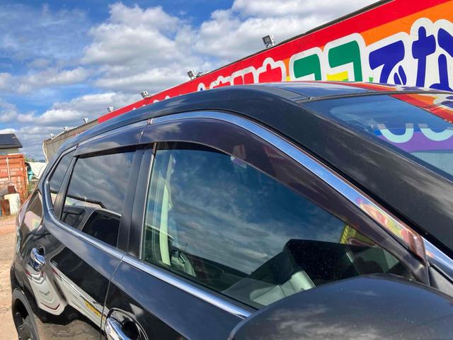 エクストレイル ２０Ｘ　ＥＴＣ　バックカメラ　クリアランスソナー　ナビ　ＴＶ　オートライト　アルミホイール　スマートキー　アイドリングストップ　電動格納ミラー　シートヒーター　ＣＶＴ　盗難防止システム　衝突安全ボディ　ＣＤ（34枚目）