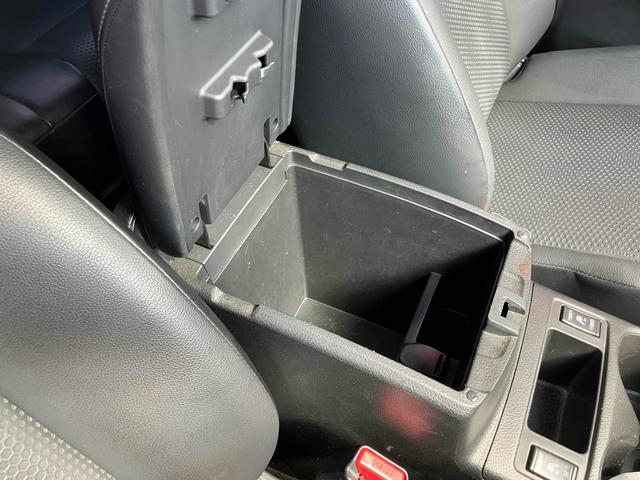 エクストレイル ２０Ｘ　ＥＴＣ　バックカメラ　クリアランスソナー　ナビ　ＴＶ　オートライト　アルミホイール　スマートキー　アイドリングストップ　電動格納ミラー　シートヒーター　ＣＶＴ　盗難防止システム　衝突安全ボディ　ＣＤ（51枚目）