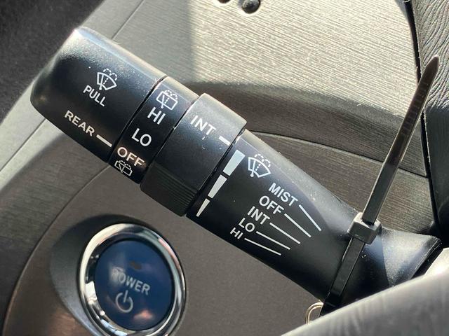 プリウス Sツーリングセレクション・マイコーデ ETC バックカメラ ナビ アルミホイール オートライト HID LEDヘッドランプ CVT スマートキー アイドリングストップ 電動格納ミラー 盗難防止システム パワーシート CD 衝突安全ボディ(8枚目)