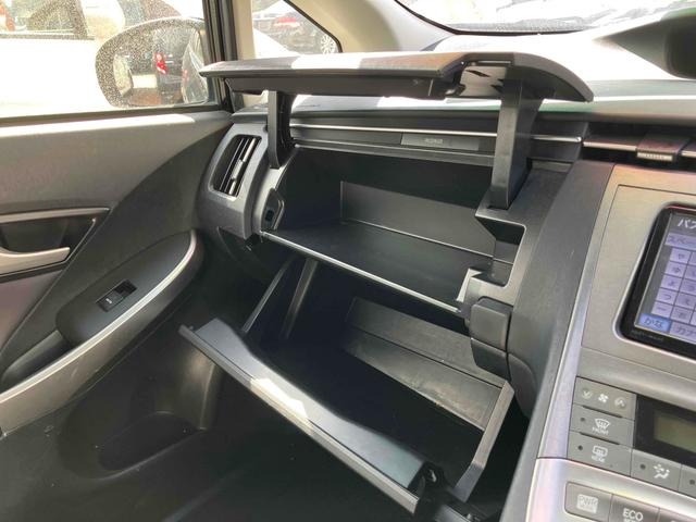 プリウス Sツーリングセレクション・マイコーデ ETC バックカメラ ナビ アルミホイール オートライト HID LEDヘッドランプ CVT スマートキー アイドリングストップ 電動格納ミラー 盗難防止システム パワーシート CD 衝突安全ボディ(31枚目)