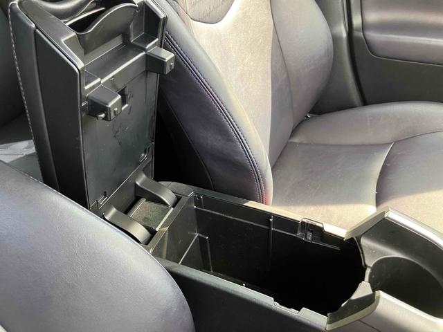 プリウス Sツーリングセレクション・マイコーデ ETC バックカメラ ナビ アルミホイール オートライト HID LEDヘッドランプ CVT スマートキー アイドリングストップ 電動格納ミラー 盗難防止システム パワーシート CD 衝突安全ボディ(38枚目)