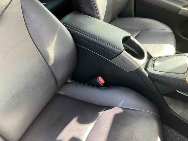 プリウス Sツーリングセレクション・マイコーデ ETC バックカメラ ナビ アルミホイール オートライト HID LEDヘッドランプ CVT スマートキー アイドリングストップ 電動格納ミラー 盗難防止システム パワーシート CD 衝突安全ボディ(41枚目)