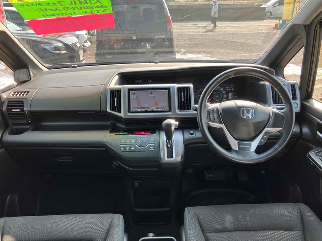 ステップワゴンスパーダ Z ETC バックカメラ ナビ TV 両側電動スライドドア オートライト HID サンルーフ スマートキー アイドリングストップ 電動格納ミラー 3列シート CVT アルミホイール CD DVD再生(2枚目)