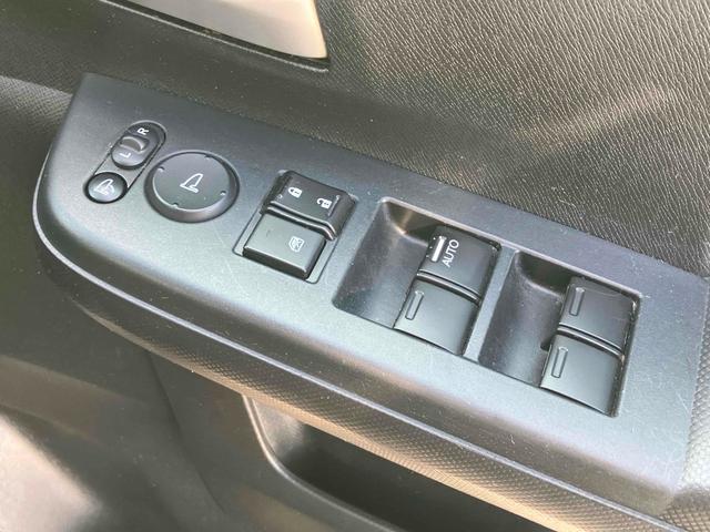 ステップワゴンスパーダ Z ETC バックカメラ ナビ TV 両側電動スライドドア オートライト HID サンルーフ スマートキー アイドリングストップ 電動格納ミラー 3列シート CVT アルミホイール CD DVD再生(9枚目)