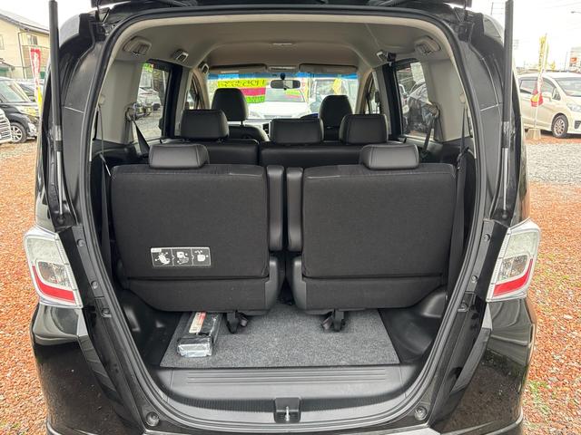 フリードハイブリッド ジャストセレクション セキュリティー 横滑り防止機能 衝突安全ボディ オートクルーズ エアバック キーレスエントリー PS ETC フルオートエアコン ABS パワーウィンドウ 運転席助手席エアバック アイドリングS(17枚目)