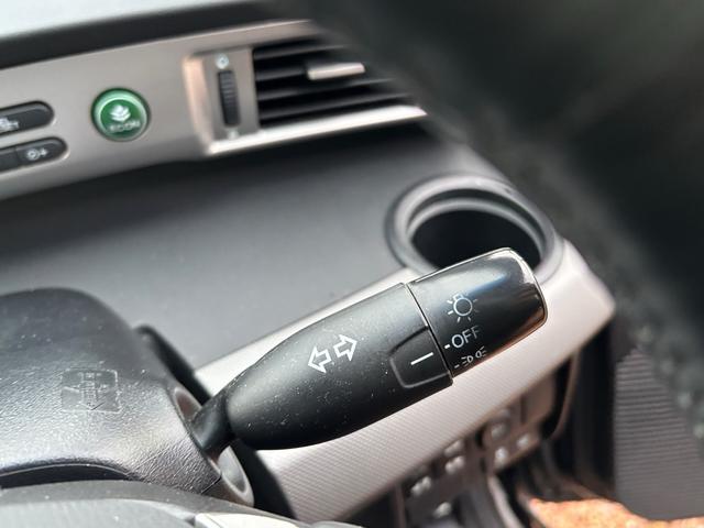 フリードハイブリッド ジャストセレクション セキュリティー 横滑り防止機能 衝突安全ボディ オートクルーズ エアバック キーレスエントリー PS ETC フルオートエアコン ABS パワーウィンドウ 運転席助手席エアバック アイドリングS(30枚目)