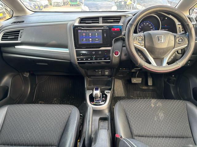 フィットハイブリッド Lパッケージ フルフラットシート ナビ&TV 地デジフルセグTV 安全ボディ ミュージックプレイヤー接続可 LED ECON バックカメラ オートクルーズコントロール イモビライザー ETC ESC ABS(13枚目)