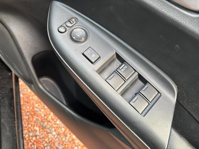 フィットハイブリッド Lパッケージ フルフラットシート ナビ&TV 地デジフルセグTV 安全ボディ ミュージックプレイヤー接続可 LED ECON バックカメラ オートクルーズコントロール イモビライザー ETC ESC ABS(32枚目)