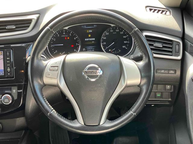 エクストレイル ２０Ｘ　バックカメラ　ナビ　ＴＶ　オートライト　アルミホイール　スマートキー　アイドリングストップ　電動格納ミラー　シートヒーター　ＣＶＴ　盗難防止システム　衝突安全ボディ　ＣＤ　ＤＶＤ再生　ＡＢＳ　ＥＳＣ（3枚目）