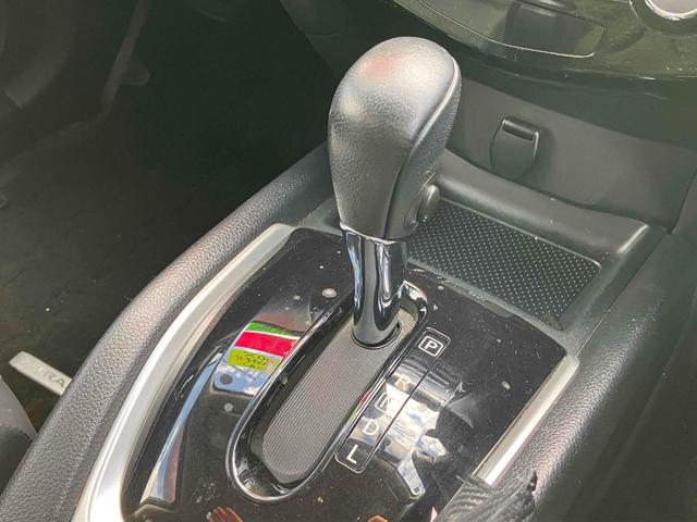 エクストレイル ２０Ｘ　バックカメラ　ナビ　ＴＶ　オートライト　アルミホイール　スマートキー　アイドリングストップ　電動格納ミラー　シートヒーター　ＣＶＴ　盗難防止システム　衝突安全ボディ　ＣＤ　ＤＶＤ再生　ＡＢＳ　ＥＳＣ（8枚目）