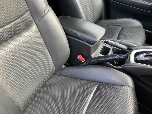 エクストレイル ２０Ｘ　バックカメラ　ナビ　ＴＶ　オートライト　アルミホイール　スマートキー　アイドリングストップ　電動格納ミラー　シートヒーター　ＣＶＴ　盗難防止システム　衝突安全ボディ　ＣＤ　ＤＶＤ再生　ＡＢＳ　ＥＳＣ（49枚目）