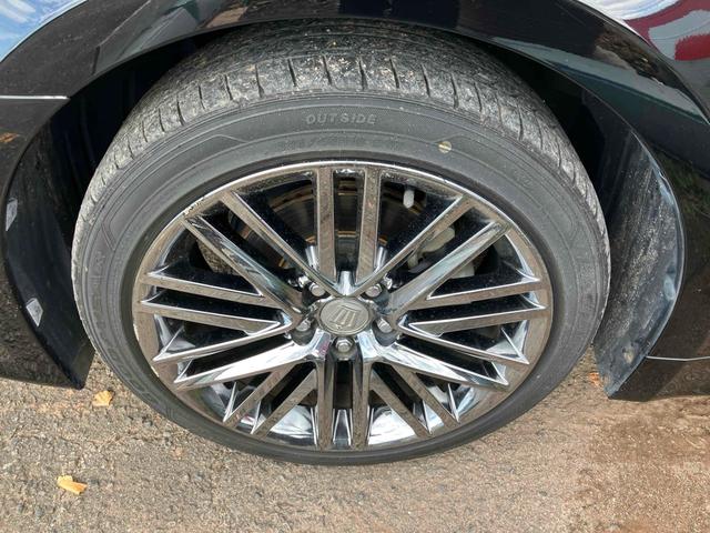 クラウンハイブリッド アスリートＳ　ＥＴＣ　オートクルーズコントロール　バックカメラ　ナビ　ＴＶ　アルミホイール　オートライト　ＨＩＤ　ＣＶＴ　シートヒーター　スマートキー　電動格納ミラー　盗難防止システム　パワーシート　ＣＤ（26枚目）